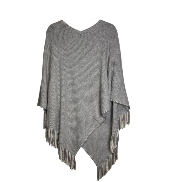 Steve Madden One Size Gray and White Poncho - Picture 4 of 5